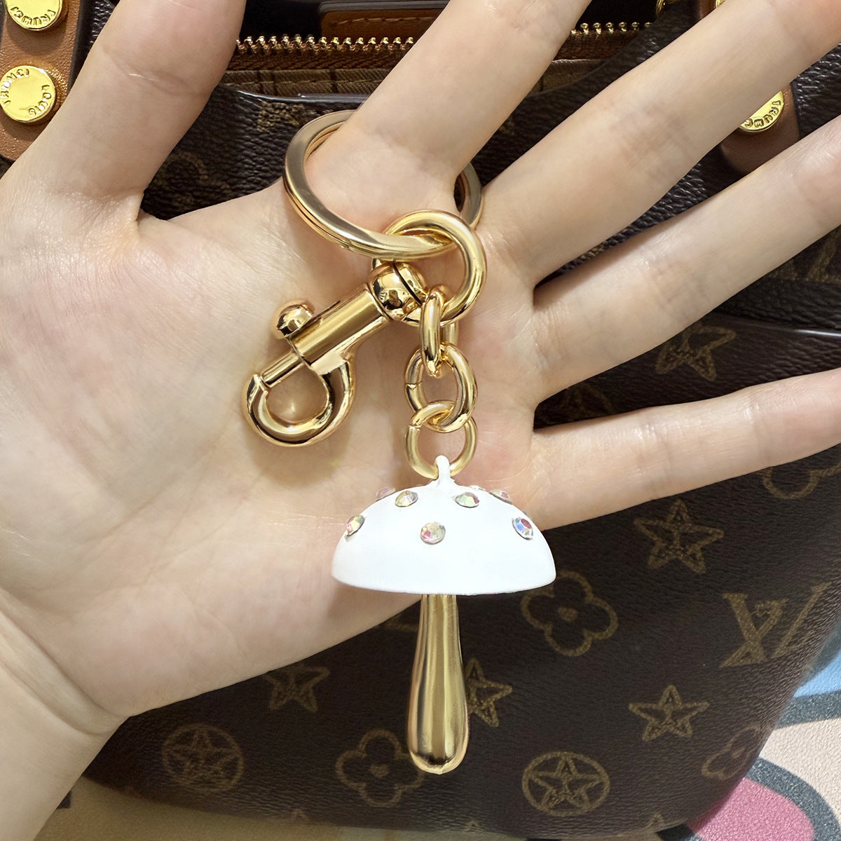 Wholesale Cute Mushroom Exquisite Metal Lock Keychain